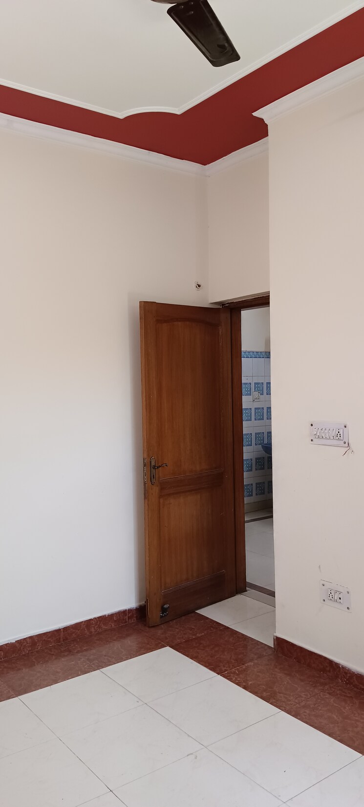 Room, sector 15a 3 Bedroom 2150 Sq.Ft. Builder Floor In Sector 15a Faridabad 6766859