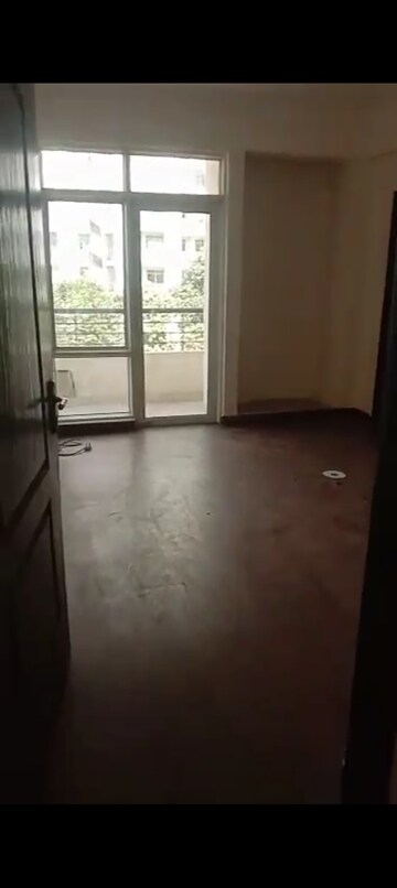 Room in 3 BHK Apartment at MCC Signature Homes, Raj Nagar Extension – for Sale