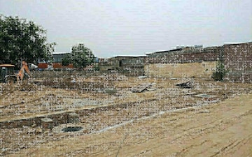 Plot For Sale in Defence Colony