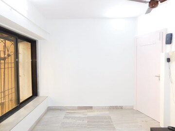 Bedroom in 3 BHK Apartment at Andheri West – for Sale