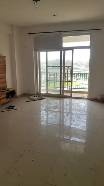 Room in 3.5 BHK Apartment at Kundli – for Sale