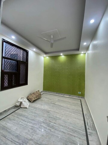 Room in 3 BHK Builder Floor at Green Fields Colony – for Sale