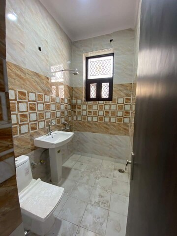 Attached Bathroom in 3 BHK Builder Floor at Green Fields Colony – for Sale