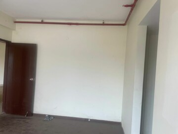 Room in 3 BHK Apartment at Spaze Privvy The Address, Sector 93 – for Sale