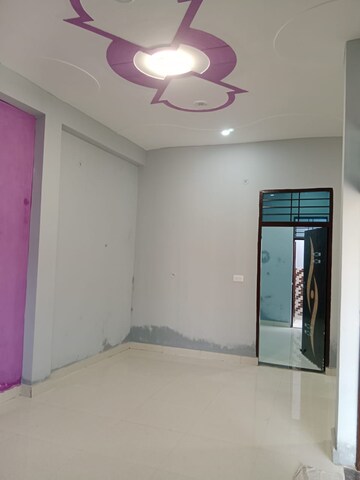 Room in 2 BHK Independent House at Chi V Greater Noida – for Sale
