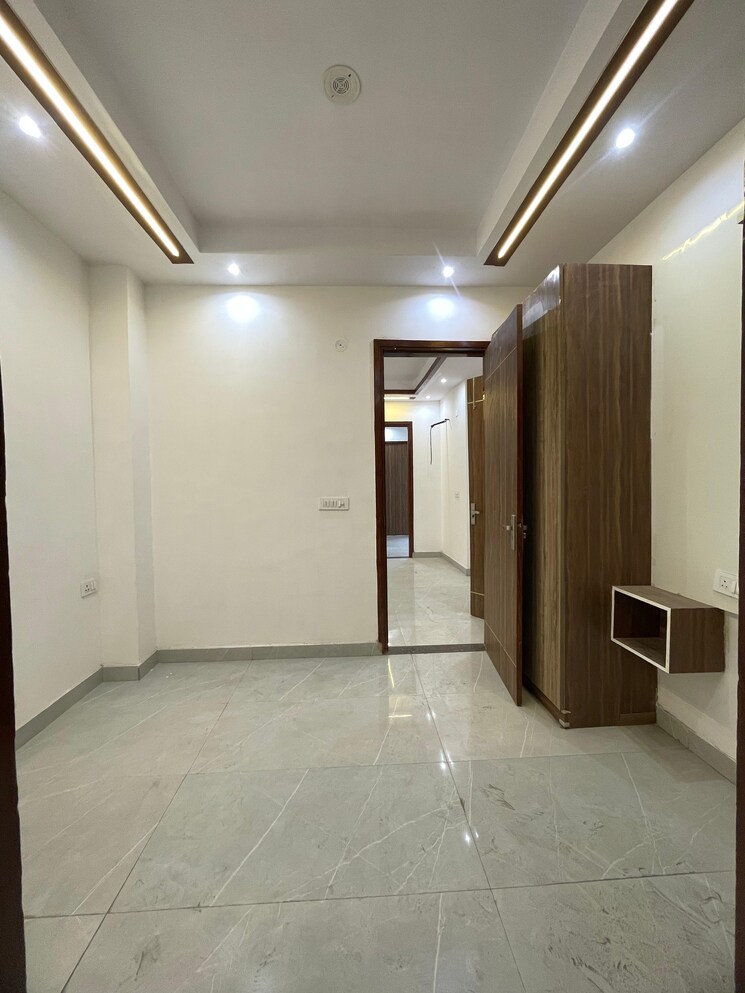 Room, new industrial township 3 Bedroom 1900 Sq.Ft. Builder Floor In New Industrial Township Faridabad 7242450