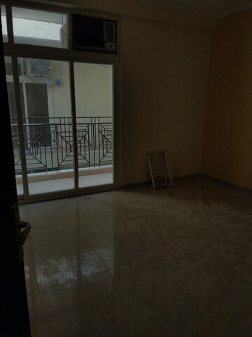 Room in 3 BHK Villa at Amrapali Dream Valley, Tech Zone 4 Greater Noida – for Sale