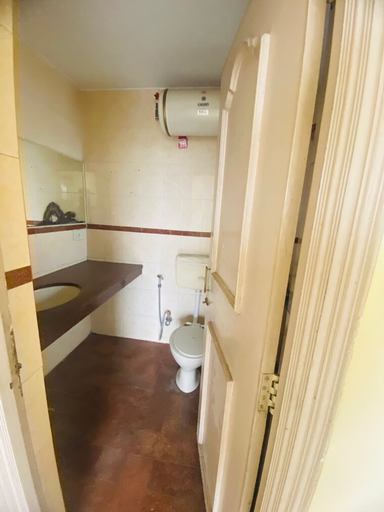 Bathroom, salunkhe vihar society 3 Bedroom 1650 Sq.Ft. Apartment In Salunkhe Vihar Society Pune 7242921