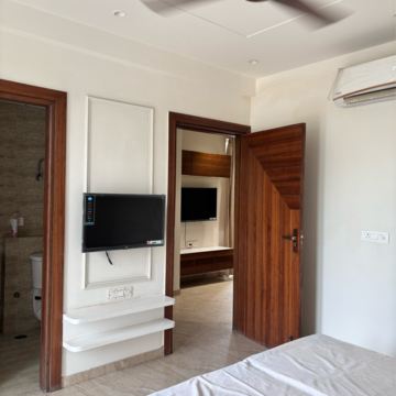 Room in 2 BHK Apartment at SLF Anushree, Sector 75 – for Sale
