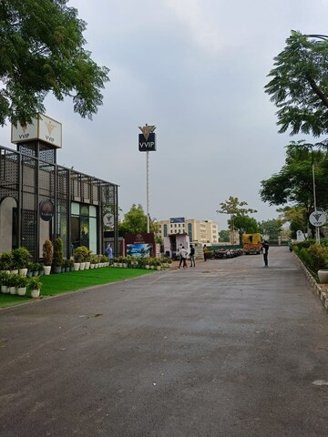  Shop For Sale in Strategic Royal Court, Sector 16 Greater Noida