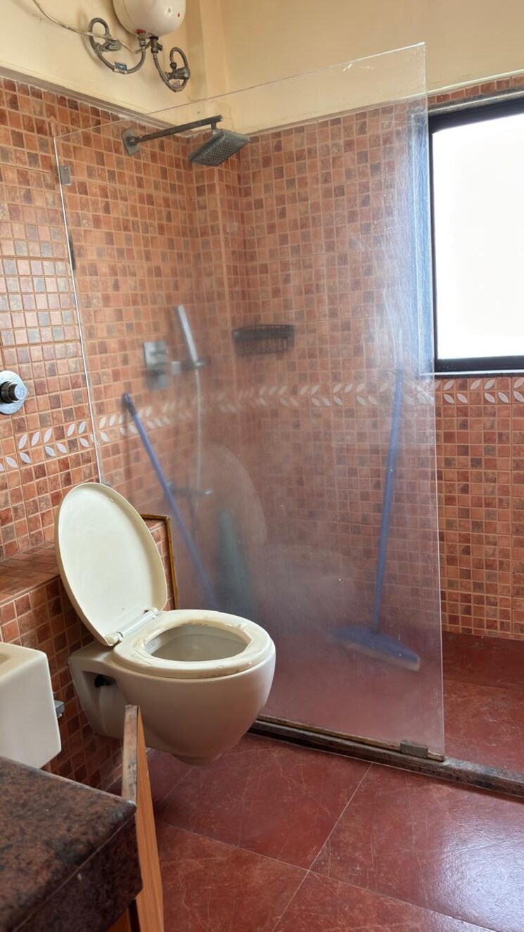 Bathroom, excellent-apartments 3 Bedroom 1200 Sq.Ft. Apartment In Bandra West Mumbai 7243659