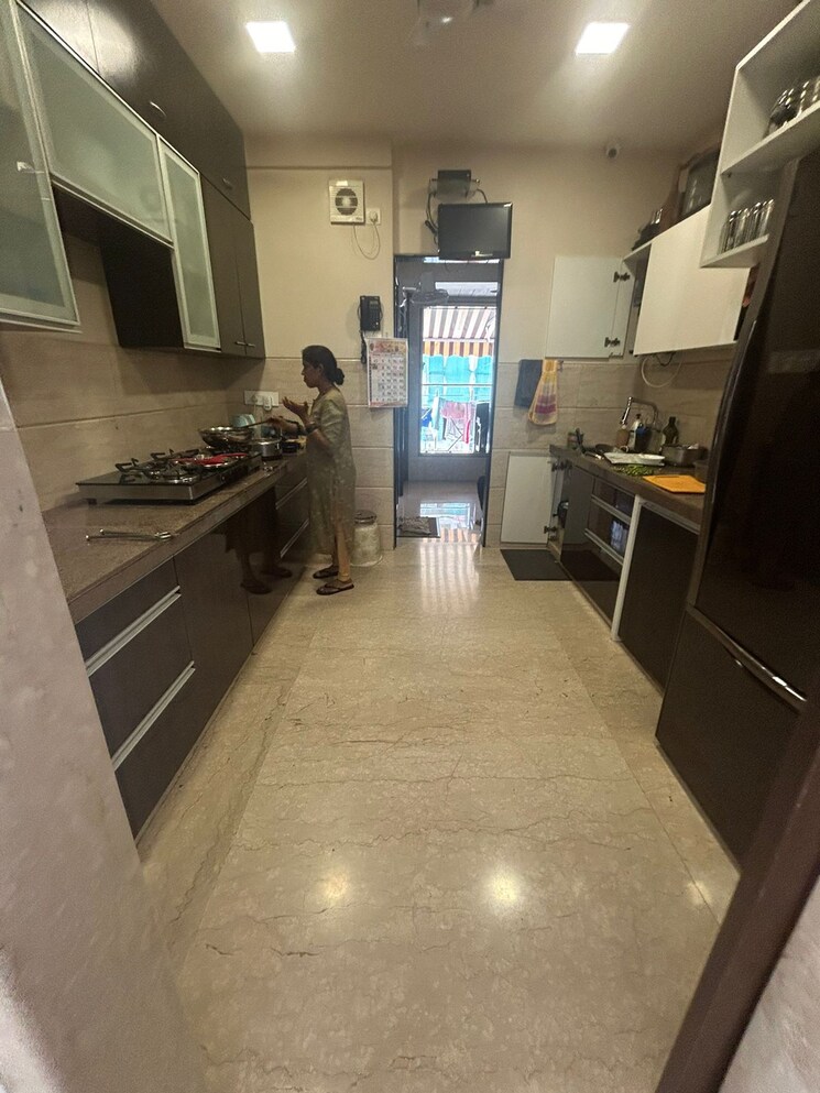  Parking, dheeraj-celestial 3 Bedroom 1716 Sq.Ft. Apartment In Bandra West Mumbai 7243661