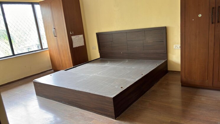 Room, excellent-apartments 3 Bedroom 1200 Sq.Ft. Apartment In Bandra West Mumbai 7243659