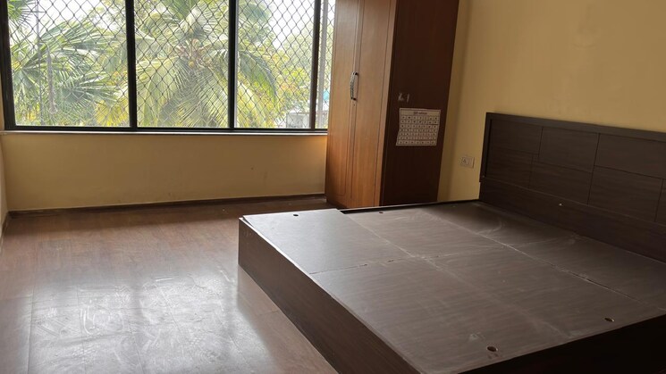Room, excellent-apartments 3 Bedroom 1200 Sq.Ft. Apartment In Bandra West Mumbai 7243659