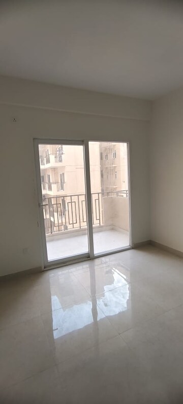 Room in 2 BHK Apartment at Shree Vardhman Green Court, Sector 90 – for Sale