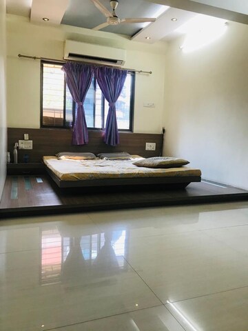 Living Room in 5 BHK Apartment at Siddhivinayak Tower, Vartak Nagar – for Sale