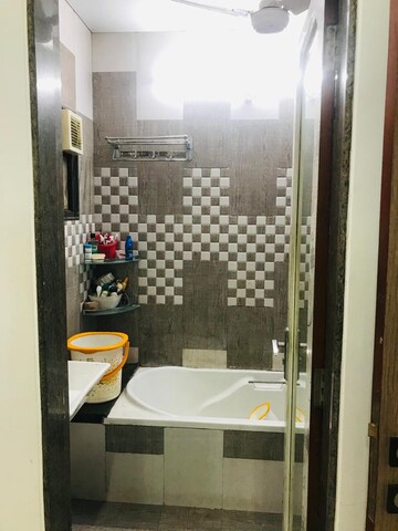 Bathroom in 5 BHK Apartment at Siddhivinayak Tower, Vartak Nagar – for Sale