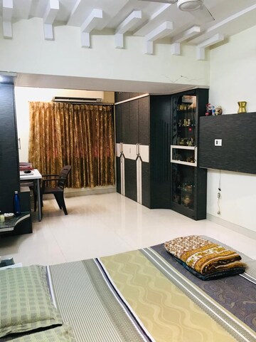 Living Room in 5 BHK Apartment at Siddhivinayak Tower, Vartak Nagar – for Sale
