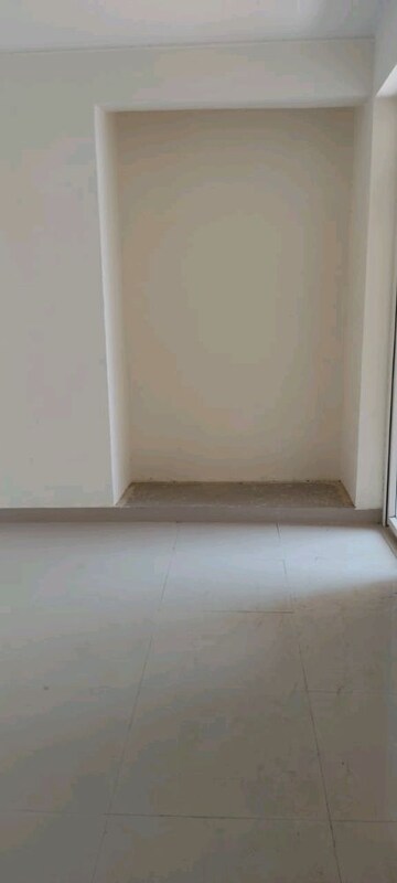 Room in 3 BHK Apartment at Supercity Mayfair Residency Phase II, Tech Zone 4 Greater Noida – for Sale