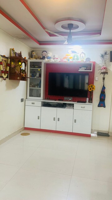 Furnished Amenities in 1 BHK Apartment at Highland Park CHS, Kandivali West – for Rent