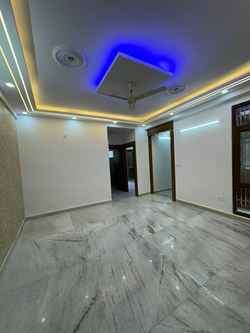 Room in 4 BHK Apartment at Jaypee Greens Kube, Sector 128 – for Sale