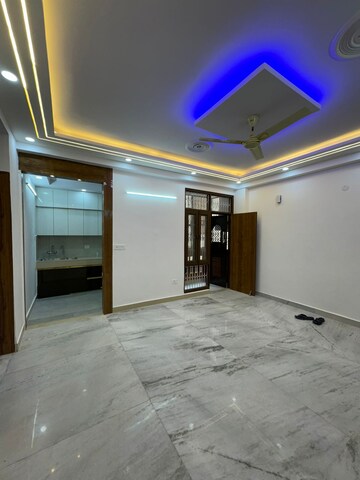 Room in 4 BHK Apartment at Jaypee Greens Kube, Sector 128 – for Sale