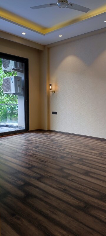 Room in 3 BHK Apartment at M3M Heights, Sector 65 – for Sale