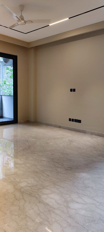 Room in 3 BHK Apartment at M3M Heights, Sector 65 – for Sale