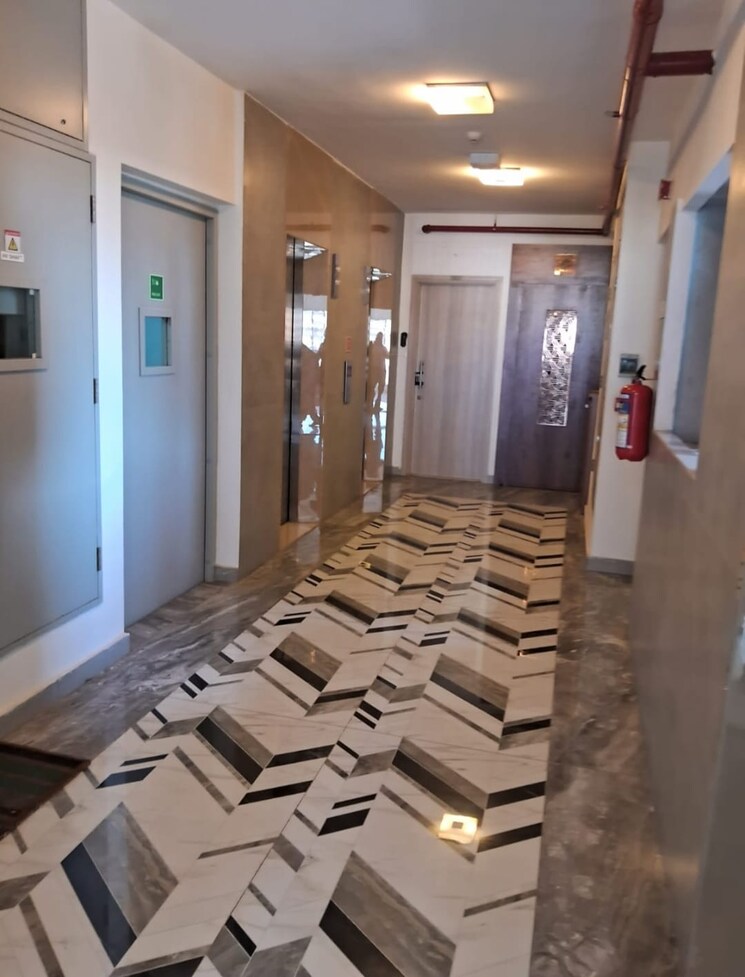  Parking, wadhwa-pristine 2 Bedroom 732 Sq.Ft. Apartment In Matunga West Mumbai 7244593