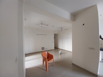 Room in 2.5 BHK Apartment at Mahagun Mywoods II, Sector 16c Greater Noida – for Sale