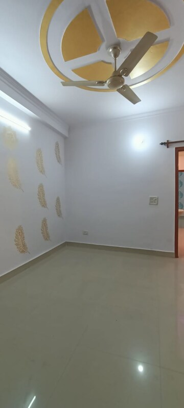 Room in 1 BHK Builder Floor at Mahavir Enclave – for Sale