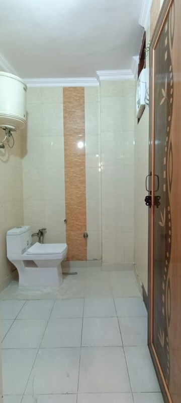Bathroom in 1 BHK Builder Floor at Mahavir Enclave – for Sale