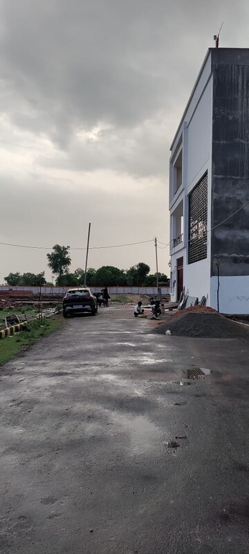  Plot – Exterior View View at Raebareli Road - for Sale