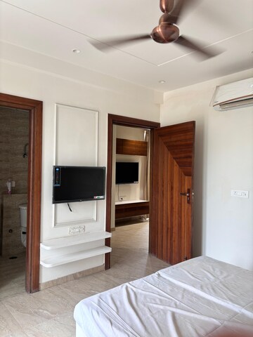 Room in 5 BHK Apartment at RPS Auria, Sector 88 – for Sale