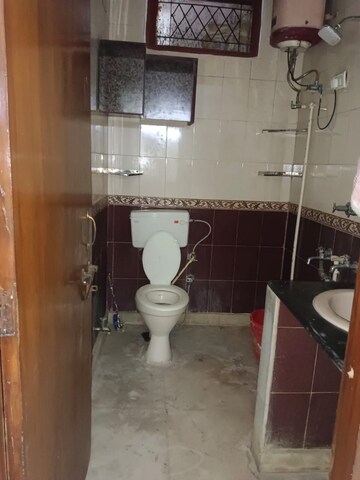 Team Area in 1 BHK Builder Floor at Lajpat Nagar – for Rent