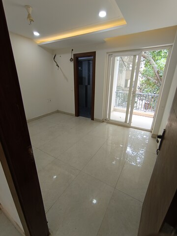 Room in 2 BHK Builder Floor at RPS Palm Drive, Sector 88 – for Sale