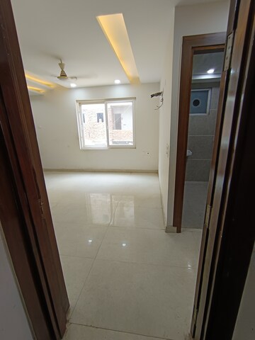 Bathroom in 2 BHK Builder Floor at RPS Palm Drive, Sector 88 – for Sale