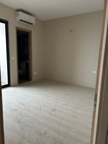 Room in 3.5 BHK Apartment at M3M Skywalk, Sector 74 – for Sale