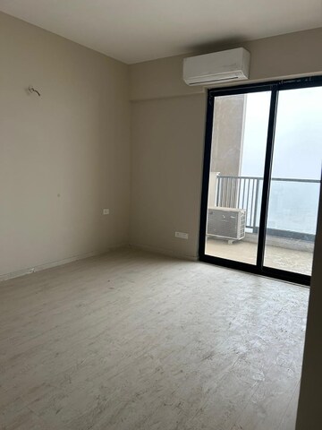 Room in 3.5 BHK Apartment at M3M Skywalk, Sector 74 – for Sale