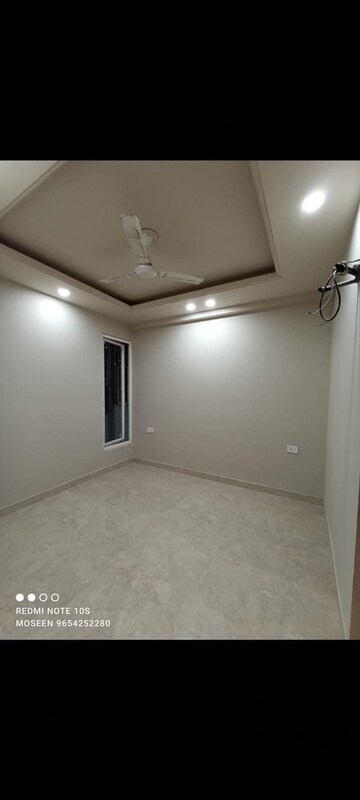 Room in 3 BHK Builder Floor at Saket – for Sale