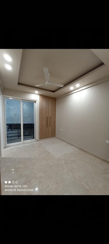 Room in 3 BHK Builder Floor at Saket – for Sale