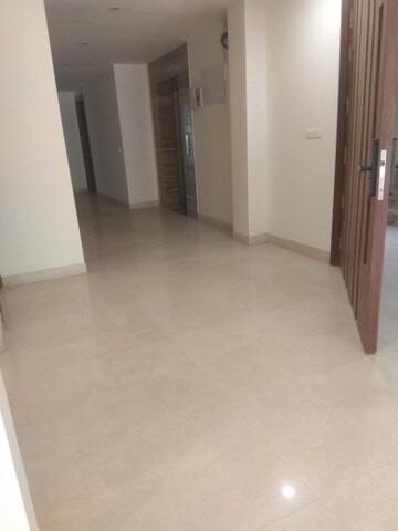 Room in 6+ BHK Independent House at New Friends Colony – for Sale