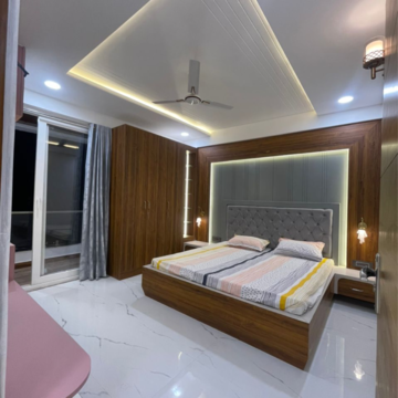 Room in 4 BHK Apartment at Mansarovar Extension – for Sale