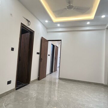 Room in 3 BHK Builder Floor at Ansal Boom Plaza, Sector 57 – for Sale