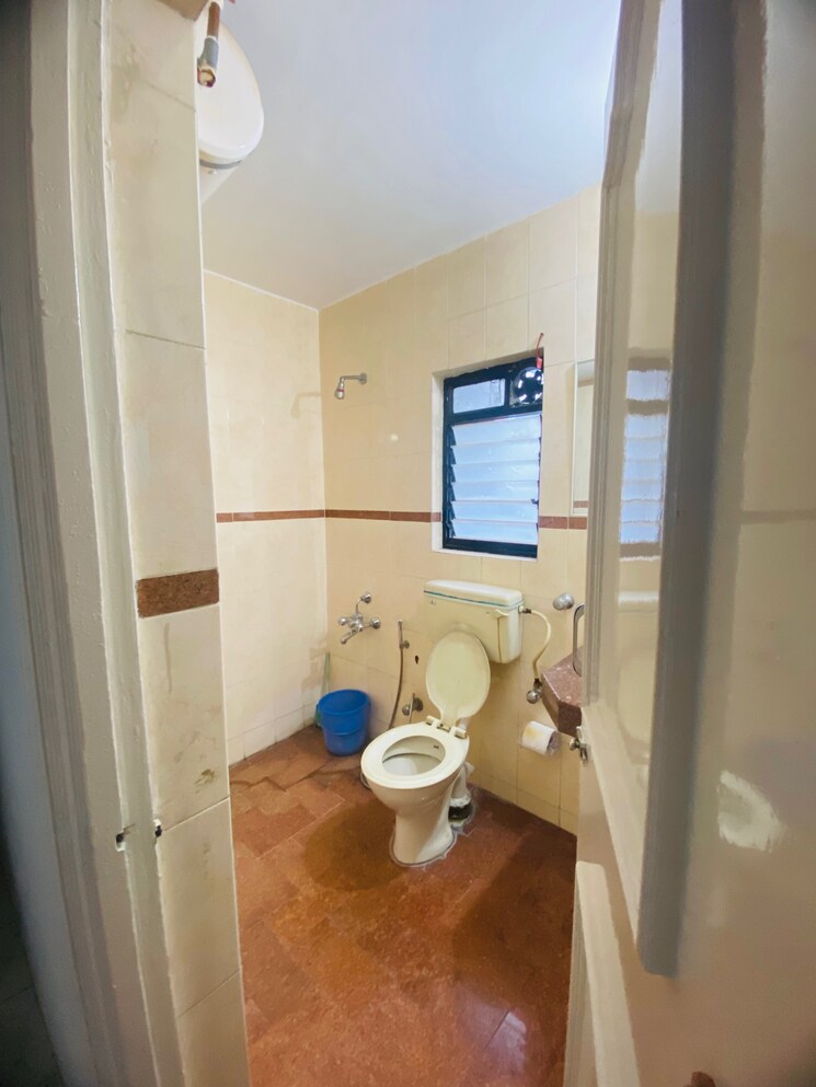 Bathroom, salunkhe vihar society 2 Bedroom 1450 Sq.Ft. Apartment In Salunkhe Vihar Society Pune 7246671