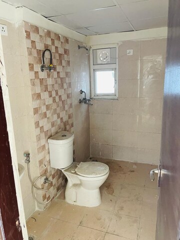 Bathroom in 3.5 BHK Penthouse at Amrapali Silicon City, Sector 76 – for Sale