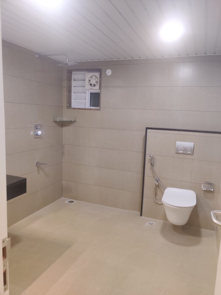 Attached Bathroom, sankey road 4 Bedroom 3500 Sq.Ft. Apartment In Sankey Road Bangalore 7246863