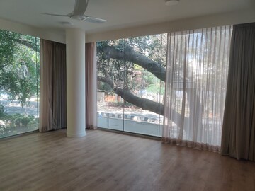 Room in 4 BHK Apartment at Sankey Road – for Rent