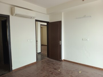 Room in 3 BHK Apartment at Pareena Micasa, Sector 68 – for Sale