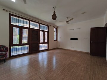 Room in 2 BHK Apartment at Pareena Micasa, Sector 68 – for Sale
